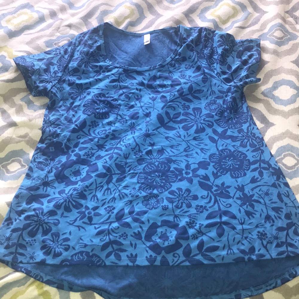 LulaRoe Classic T